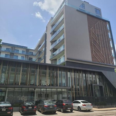 Rt Properties @ The Lennox Airport Residential 阿克拉 外观 照片
