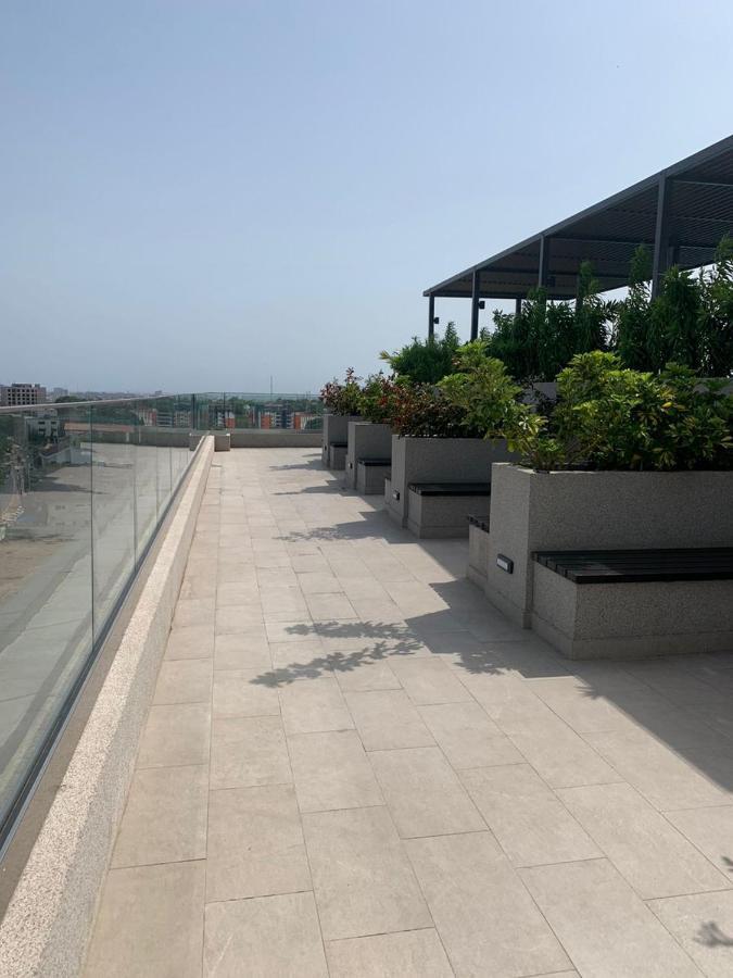Rt Properties @ The Lennox Airport Residential 阿克拉 外观 照片