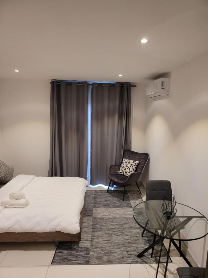 Rt Properties @ The Lennox Airport Residential 阿克拉 外观 照片
