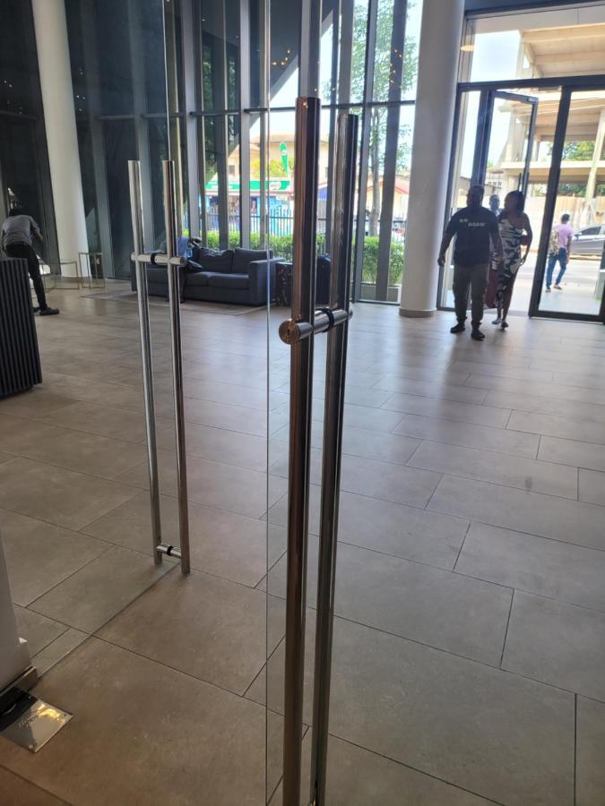 Rt Properties @ The Lennox Airport Residential 阿克拉 外观 照片