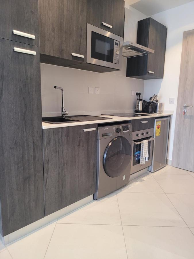Rt Properties @ The Lennox Airport Residential 阿克拉 外观 照片