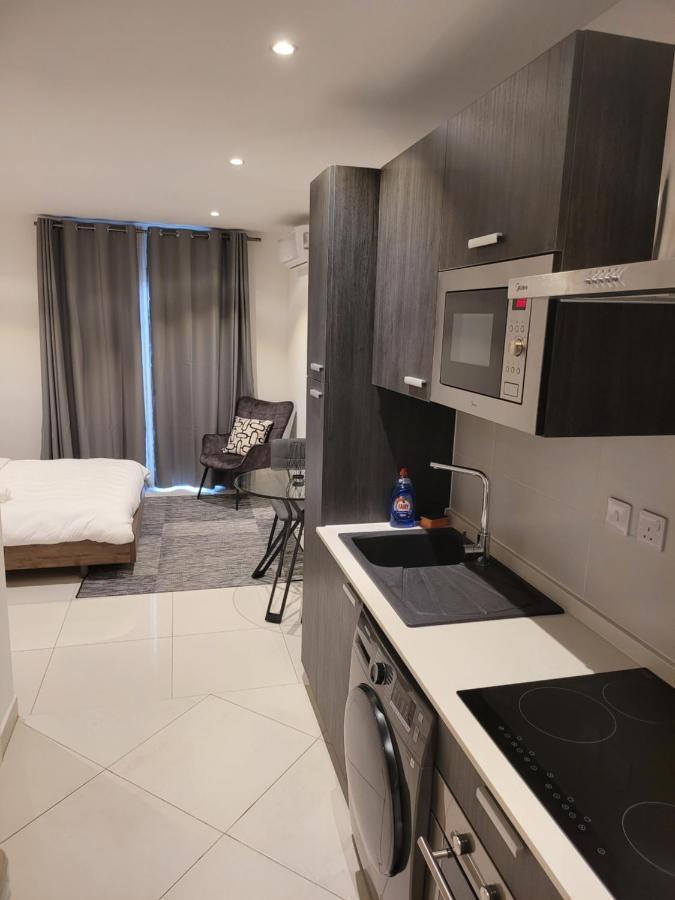 Rt Properties @ The Lennox Airport Residential 阿克拉 外观 照片